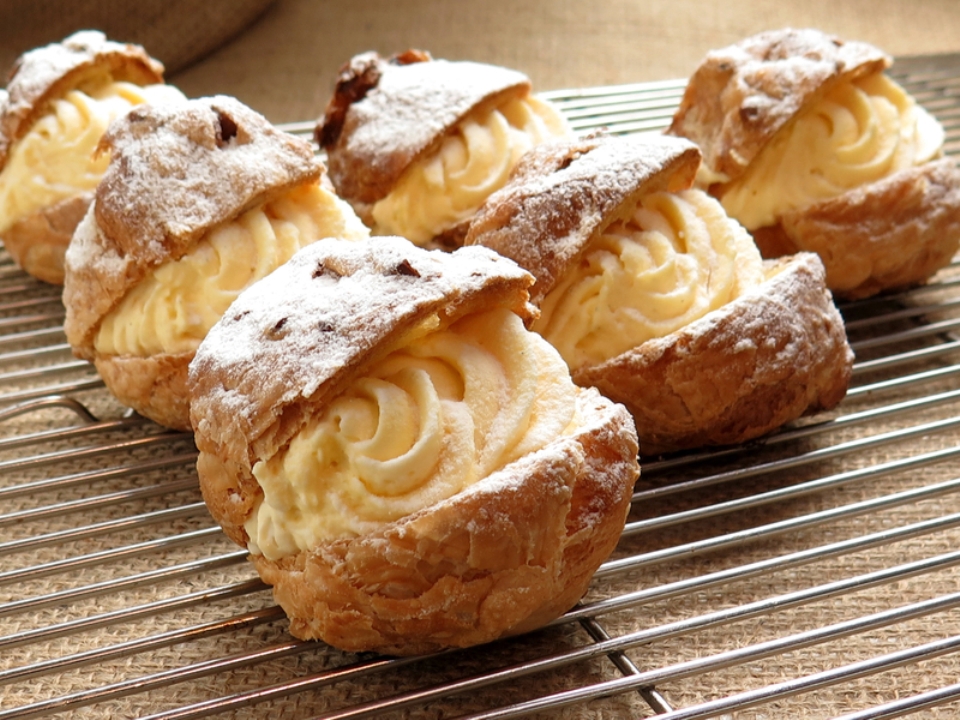 Cream Puffs Dessert