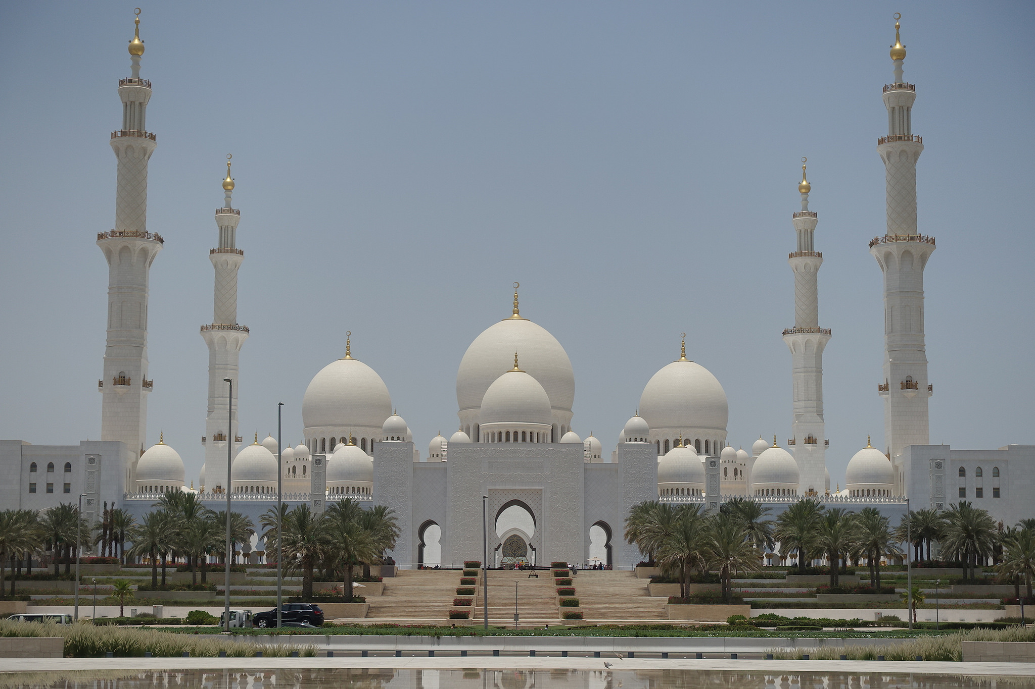 when to visit abu dhabi mosque