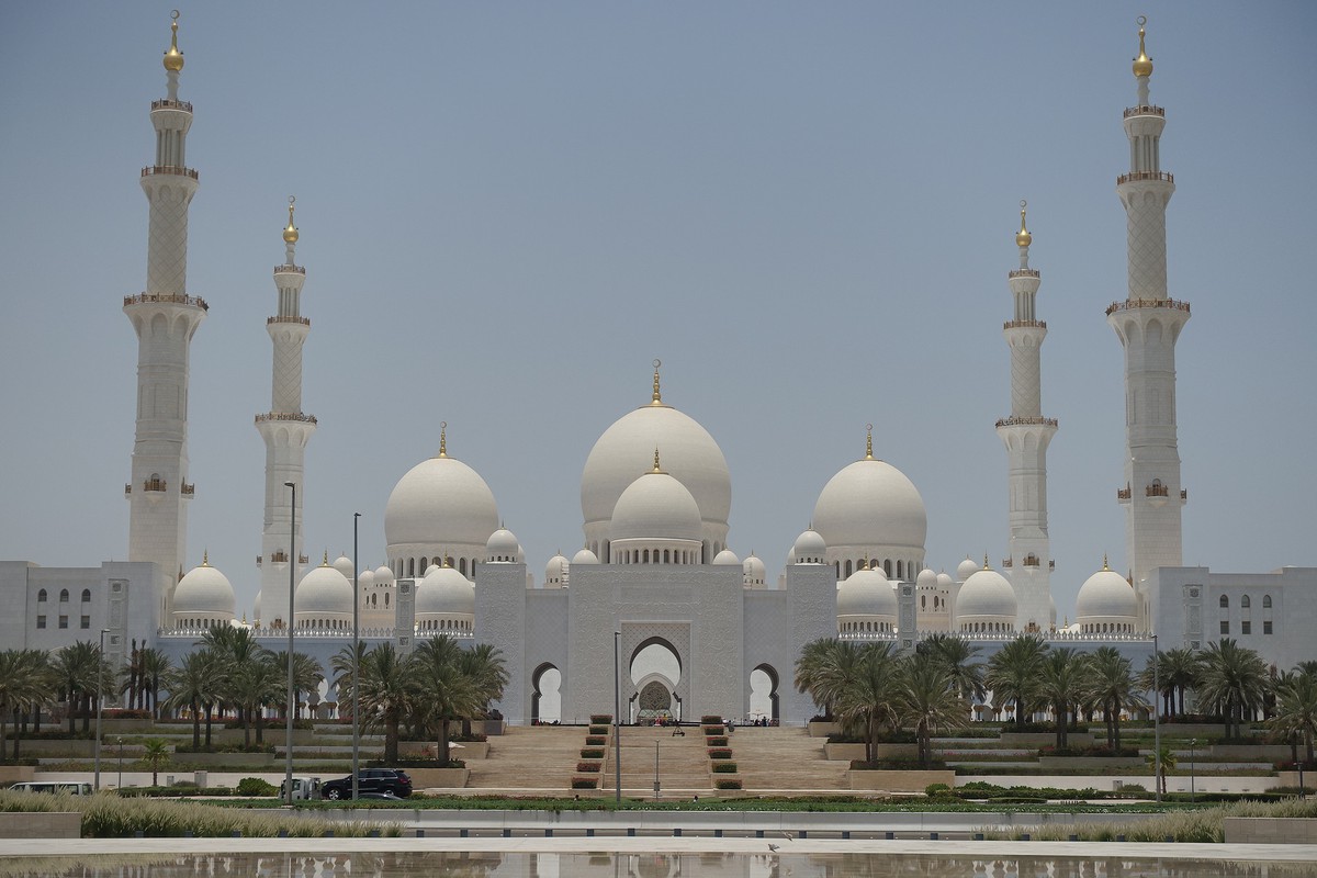 Visit Abu Dhabi’s Sheikh Zayed Mosque Abu Dhabi Blog