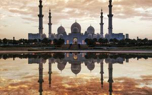 Thumbnail for 5 Iconic Landmarks that put Abu Dhabi on the Map